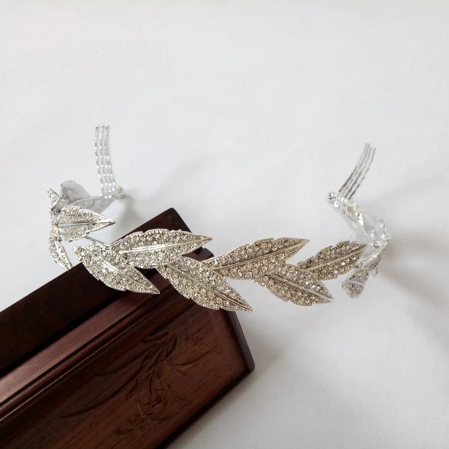 Baroque Leaf Alloy Crown Headband for Weddings