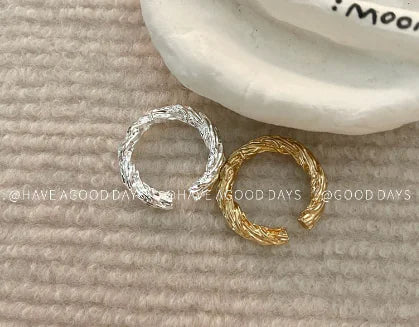 Gold-Plated Hammered Simple Bracelet Ring for Women
