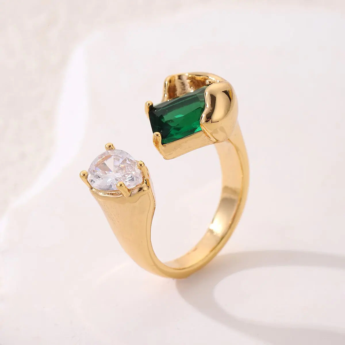 Emerald Elegant Ring for Women's Fashion