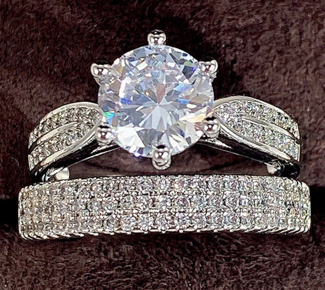 Luxury Diamond Wedding Pair Rings Set for Daily Wear