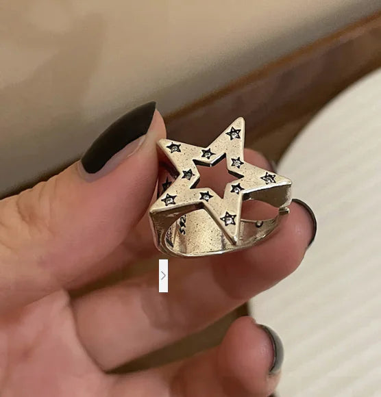 Retro Small People Luxury Personality Ring