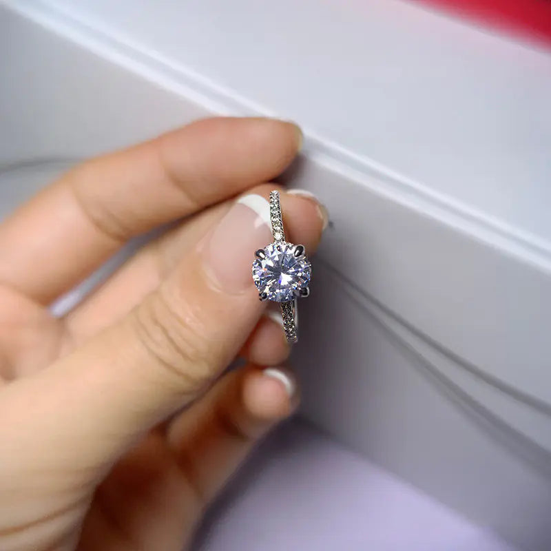 2020 Creative Classic Minimalist Round Zirconia Ring