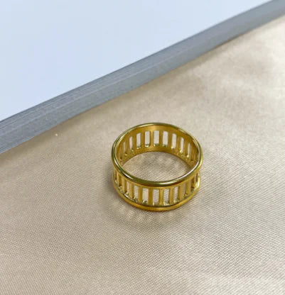 18K Fashion Trend Hollow Ring