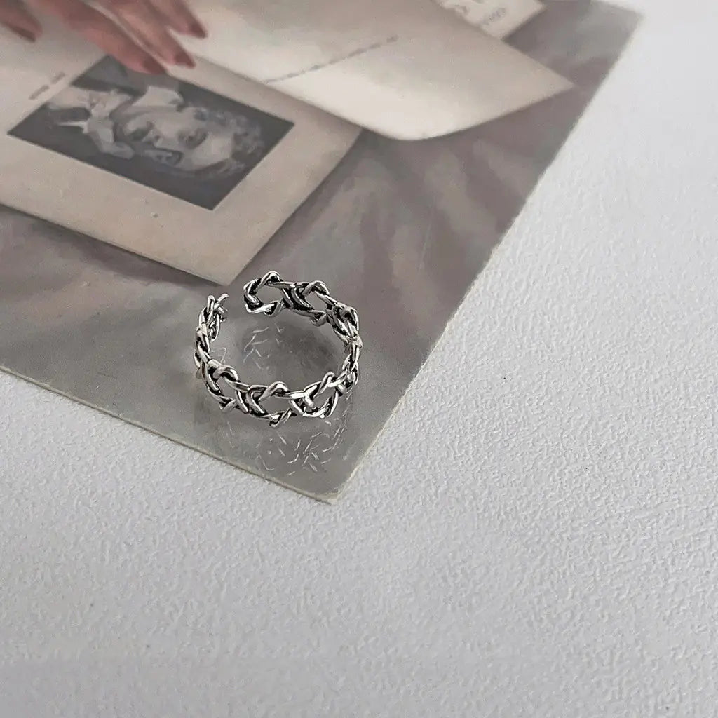 Vintage Silver Ring for Women - Stylish & Simple Design