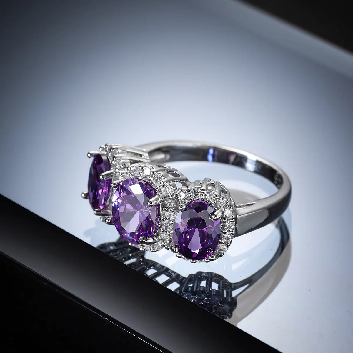 Luxury Purplish Red Zircon Ring Ornament Light
