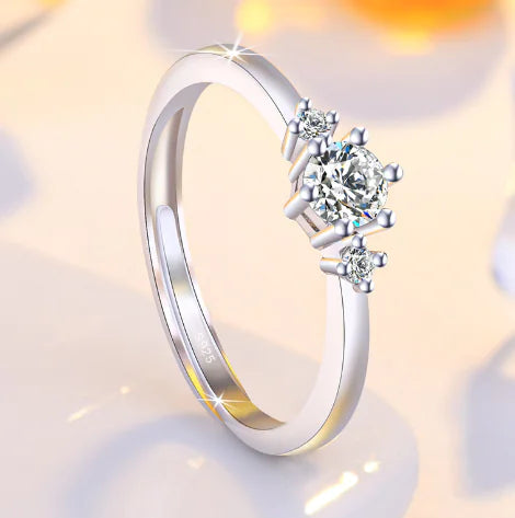 Creative Six Claw Ring for Women - Simple & Elegant