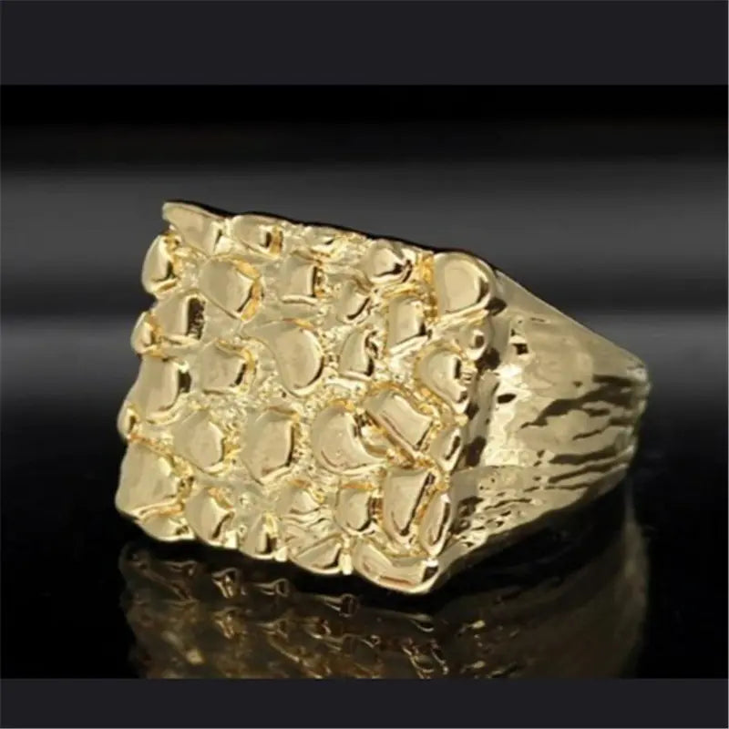 Gold Geometric Square Pattern Ring for Elegant Style