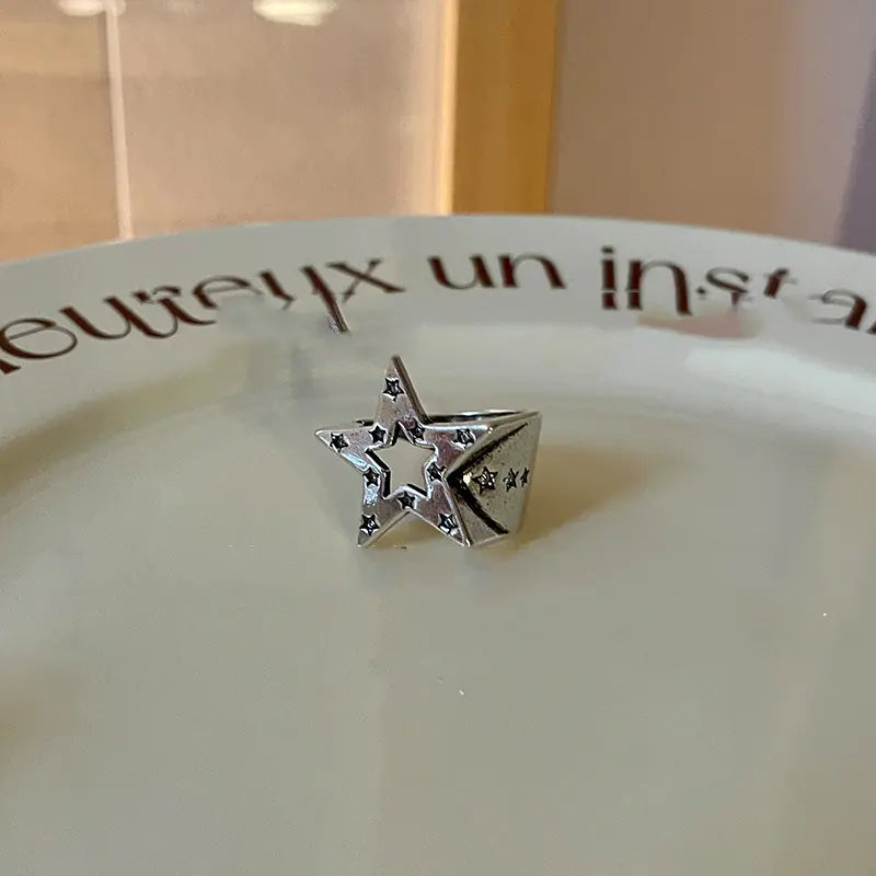 Retro Small People Luxury Personality Ring