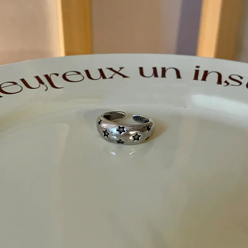 Retro Small People Luxury Personality Ring