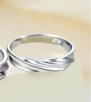 Mobius Strip Simple Couple Ring in 925 Sterling Silver