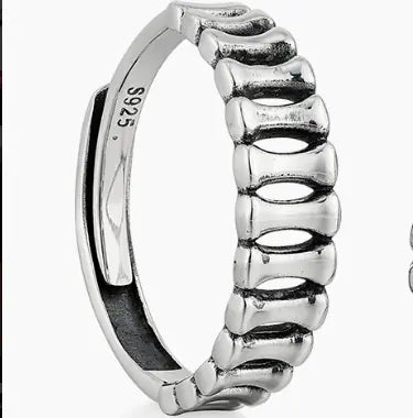 Couple Rings in Silver with Niche Design