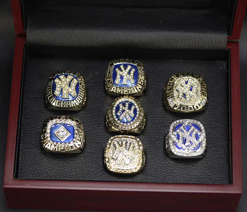 New York Yankees MLB Championship Ring Set (7 Pieces)