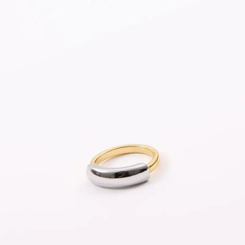 18K Gold Plated Two-Color Splicing Ring in Titanium Steel