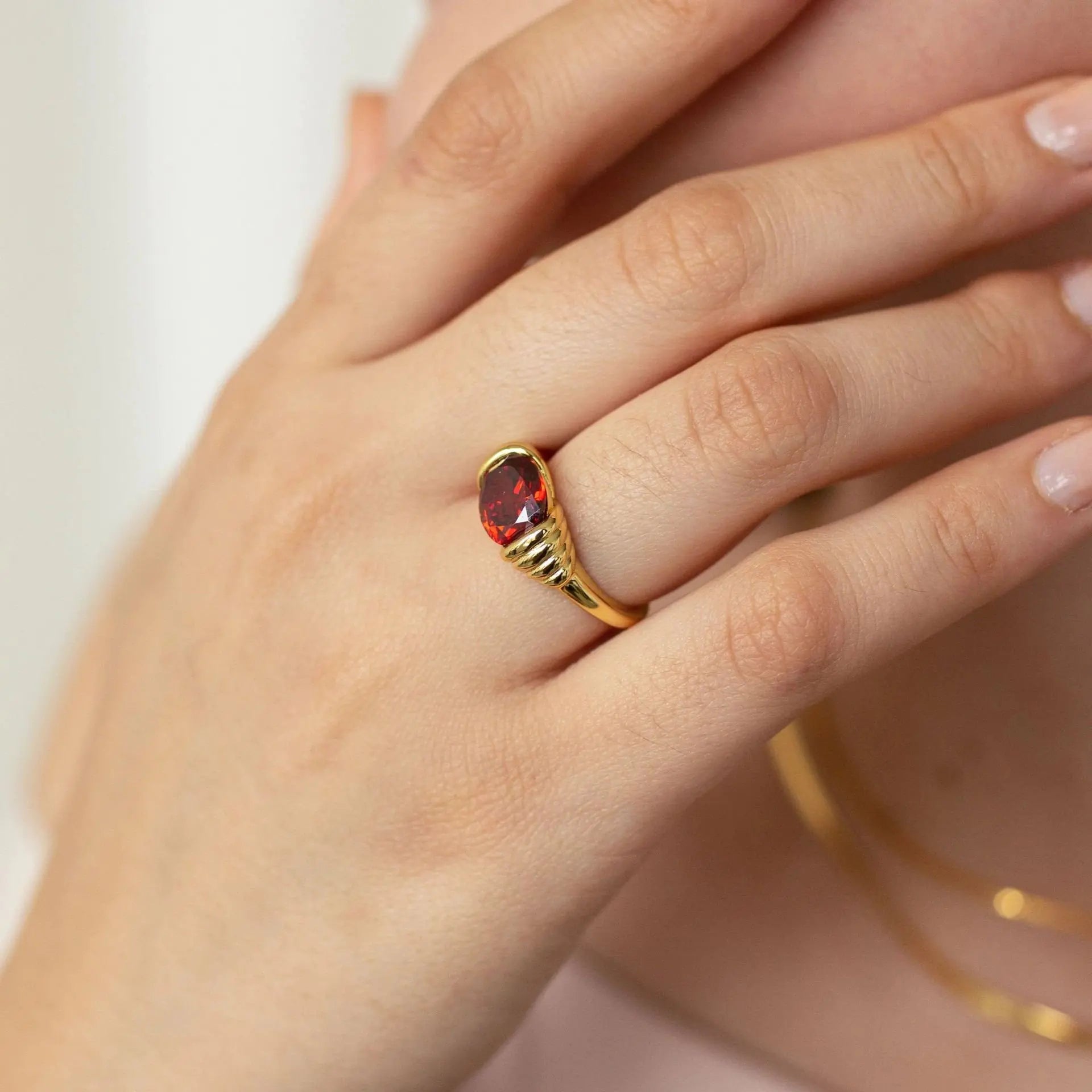 Light Luxury Red Diamond Inlaid Ring